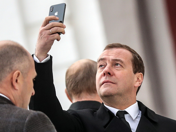 «Ъ»: сотрудникам администрации президента РФ сказали избавиться от своих iPhone с апреля0