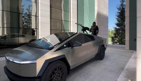 Илон Маск заявил, что не дарил Tesla Cybertruck Рамзану Кадырову0