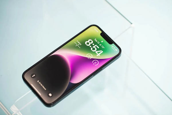 Apple сняла с продажи iPhone 14 и SE в Европе из-за отсутствия USB-C0