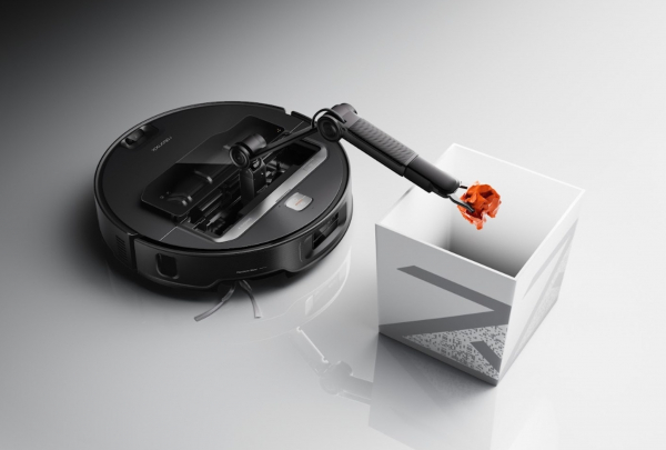 Roborock показала робот-пылесос с встроенной рукой, чтобы убирать не только пыль, но и носки с игрушками0