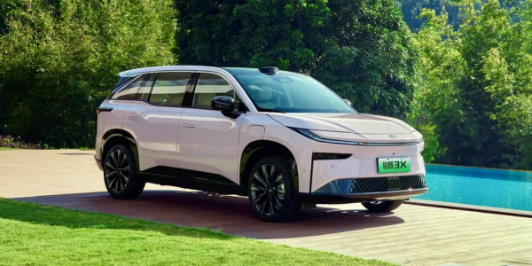 Toyota выпустила самый дешевый электромобиль bZ3X. Стоит всего $15 тысяч6